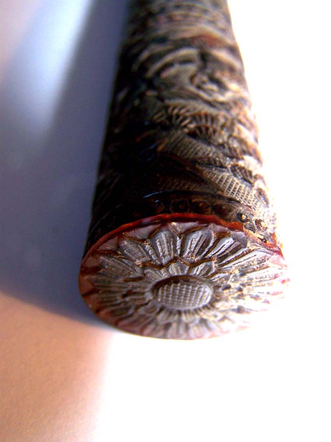 A Fine late 18th century Chinese Export Carved Tortoiseshell Netting Case circa 1785 — image 6